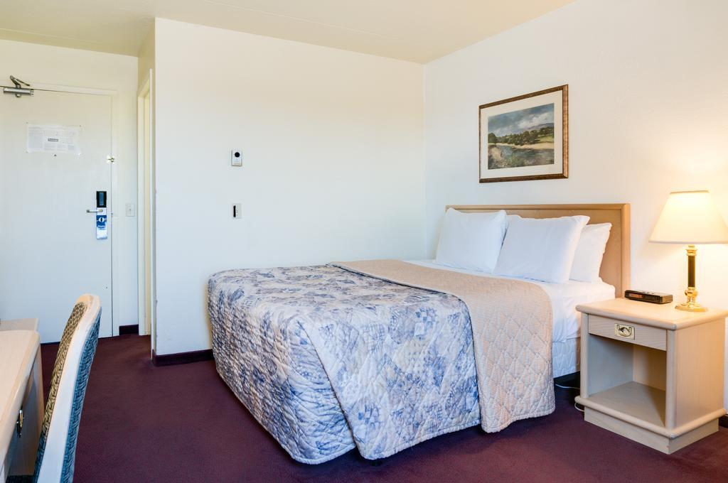 Travelodge Calgary Macleod Trail Ngoại thất bức ảnh